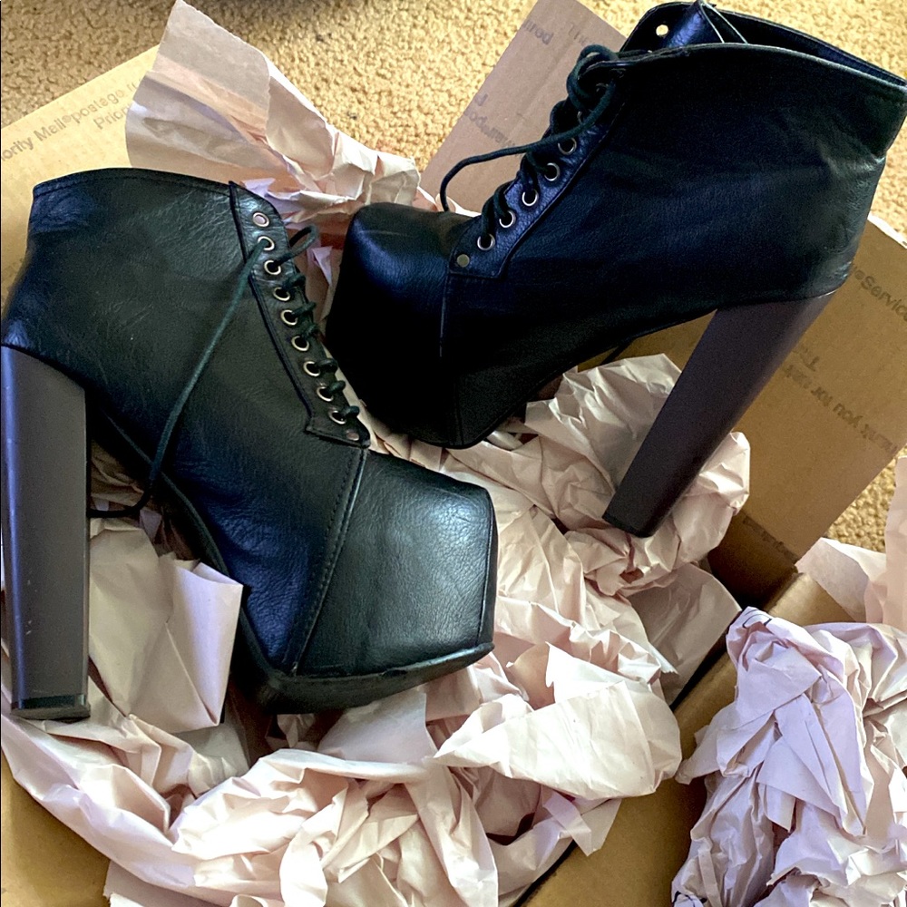 Black Platform Shoes!!!